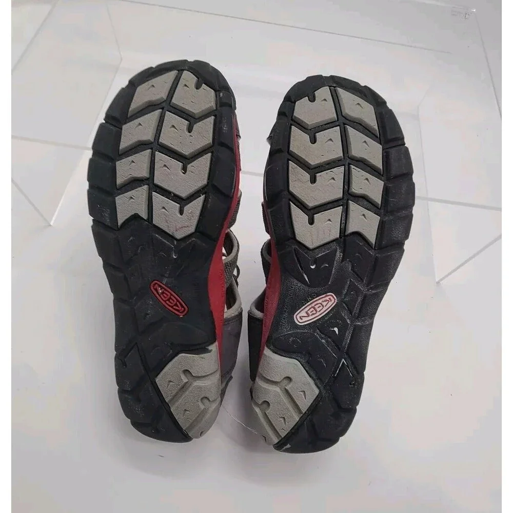 Women's Keen US Size 6 Newport H2 Sandals Gray Red Hiking Water Slip On